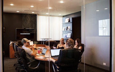 铁粉聚集地专属勋章与身份标识